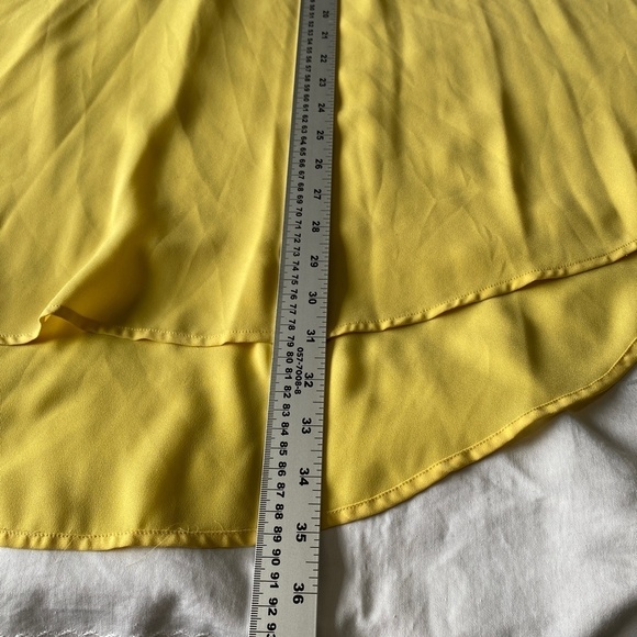 Torrid Women's Yellow Sleeveless Button V-Neck Sheer Blouse Size 4X - Picture 8 of 9